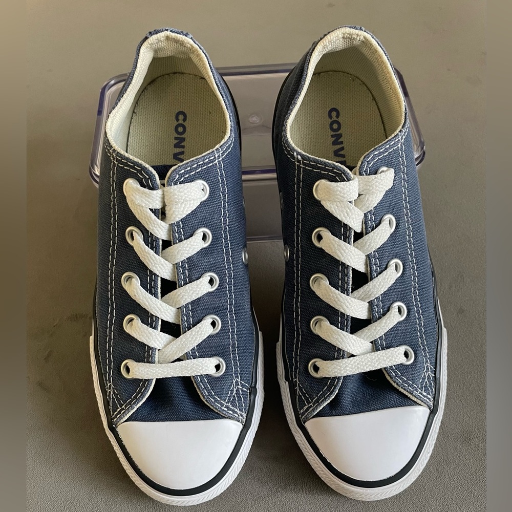 Converse Chuck Taylor Allstar OX Low top in size 1Y…Unisex. Color: Navy (indigo)